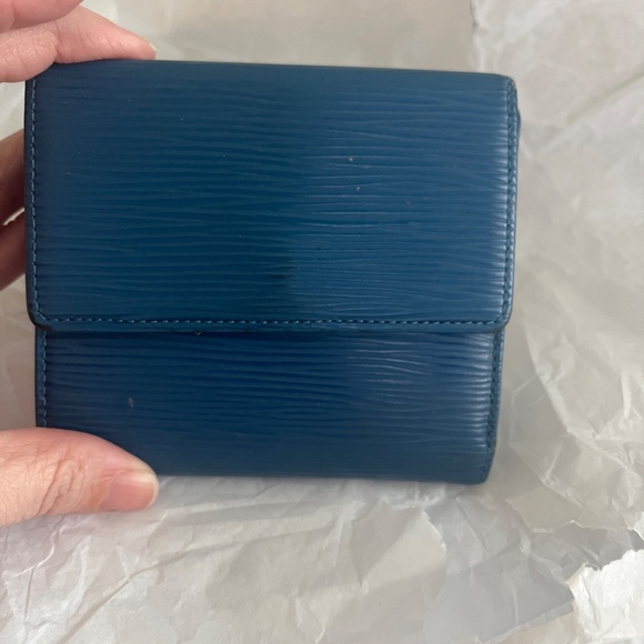 Louis Vuitton Blue Epi Bifold Wallet - Picture 4 of 16
